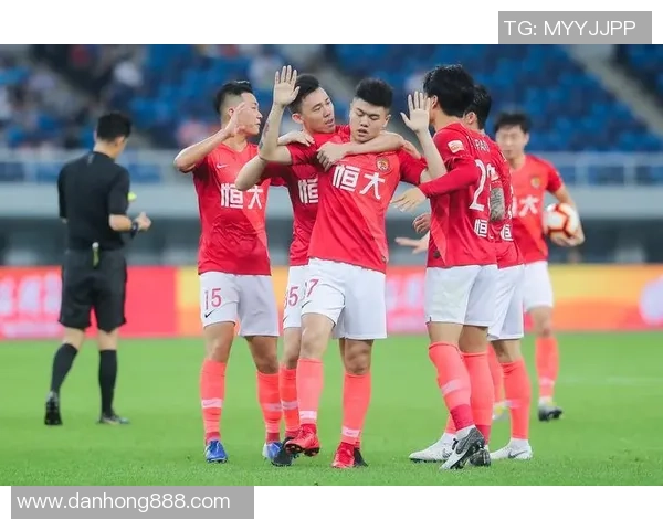 国安与恒大激战黄博文表现抢眼引发球迷热议