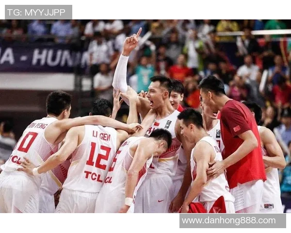 魔术队与篮网队激战正酣精彩对决引发球迷热议