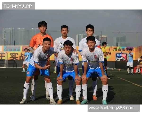 90后足球教练的成长之路与挑战探索